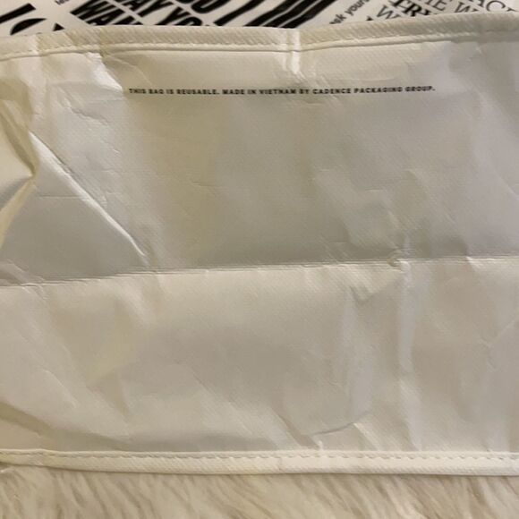 Lululemon Breathe Deeply Quotes Poly Tote Bag - Picture 13 of 15